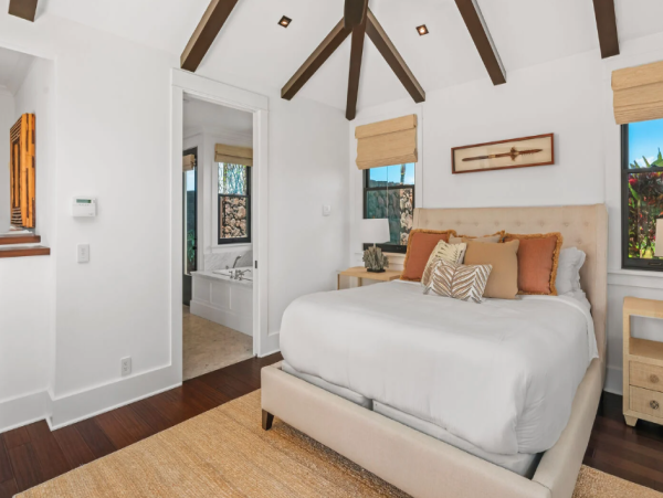 Luxury 6-Bedroom Vacation Home in Poipu - Ocean Views & Modern Comfort